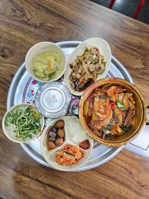 갈치조림이 나오는 1인 상차림